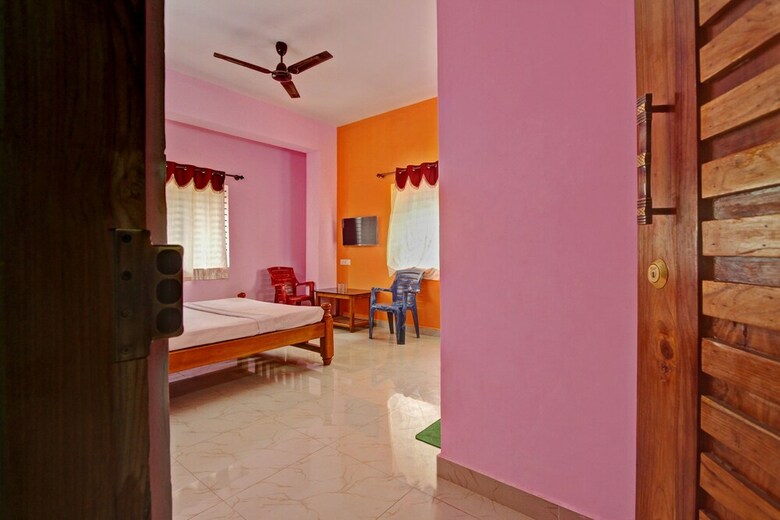 Hotel Spot On 37203 Royal Comforts