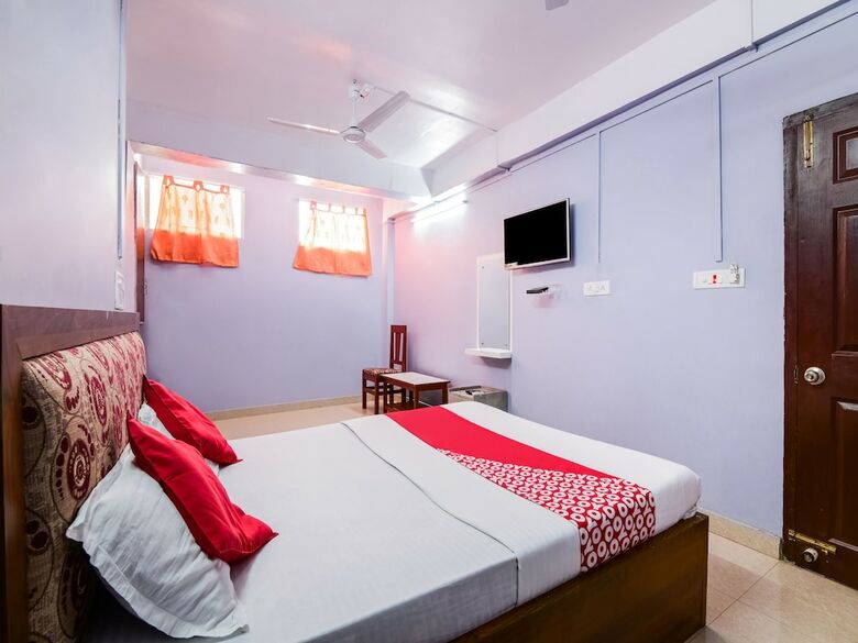 Spot On 37504 Mayura Hotel And Lodge