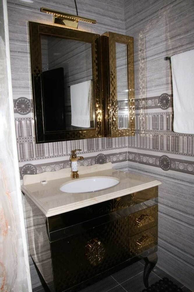 Al Shallalat International Hotel