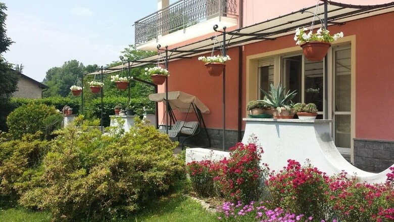 La Rosa Tra I Laghi Bed And Breakfast