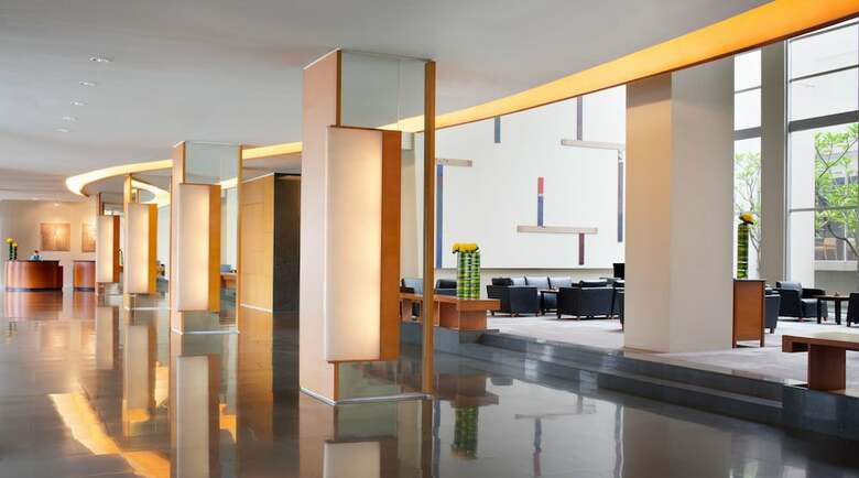 Hotel Sparks Luxe Jakarta