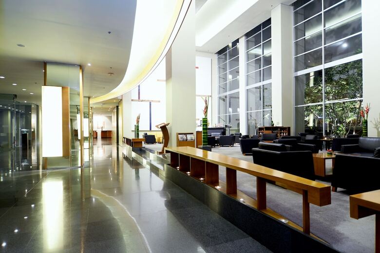 Hotel Sparks Luxe Jakarta
