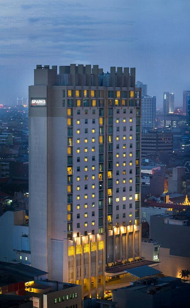 Hotel Sparks Luxe Jakarta