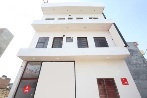 Oyo 11497 Hotel Sharnam