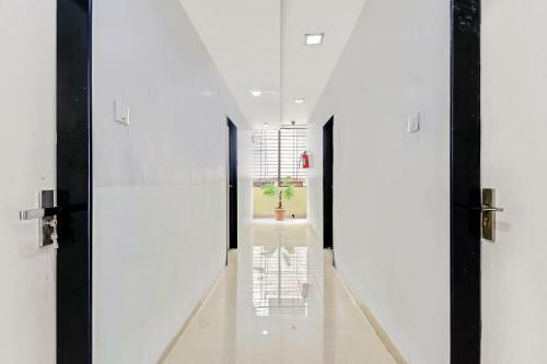 Oyo 61308 Hotel Rw International