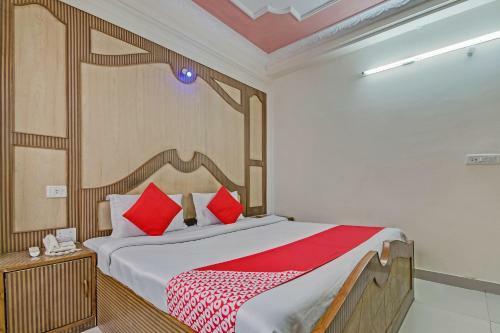 Oyo 24888 Hotel Sham Palace