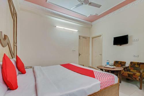 Oyo 24888 Hotel Sham Palace