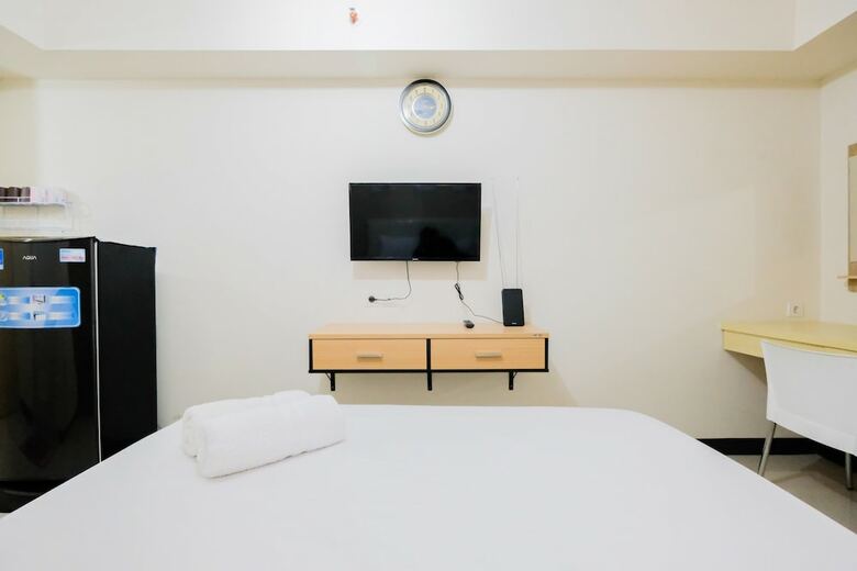 Simple Furnished Studio 19 Avenue Apartment