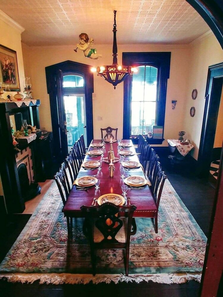 Bed & Breakfast 1873 Victorian Rose