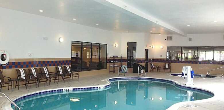 Hotel Holiday Inn Express & Suites Bridgeport