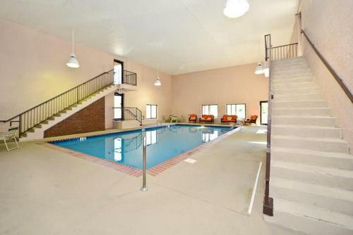 Motel Manchester Heritage Inn & Suites