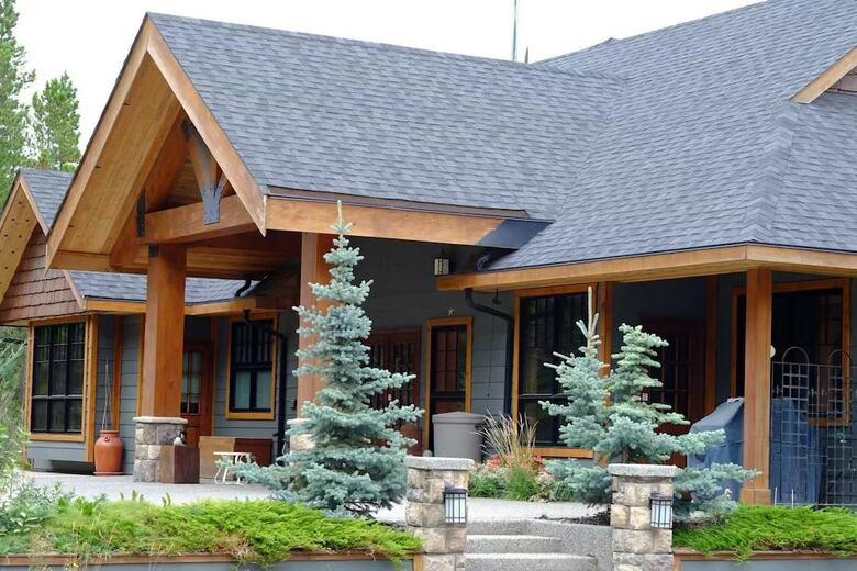 Cabana Yukon Pines