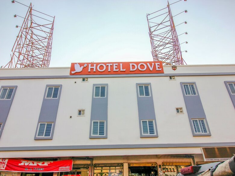 Oyo 23323 Hotel Dove