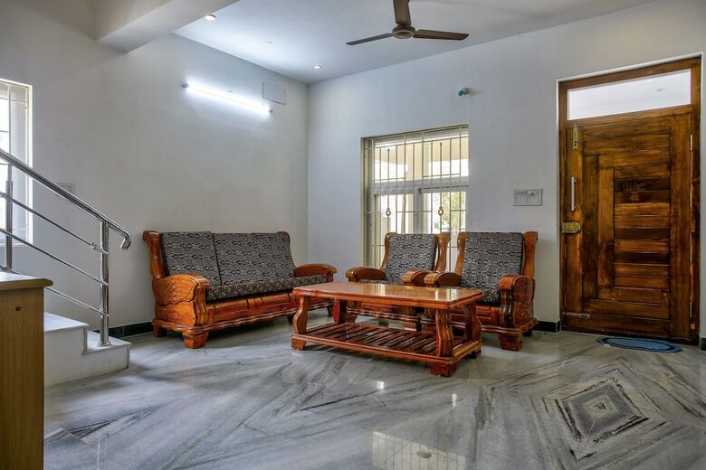 Hotel Oyo 35931 Leo's Home Stay