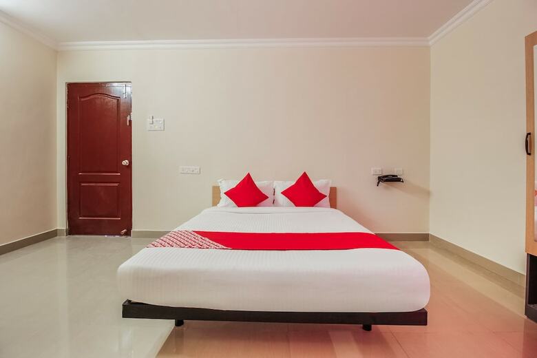 Hotel Oyo Flagship 30254 Flagship Blessings