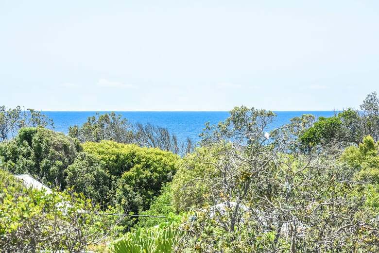 Sunbright 2/5 Petrel Street