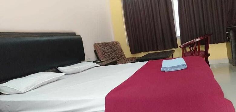 Hotel Iroomz Annapoorna Residency
