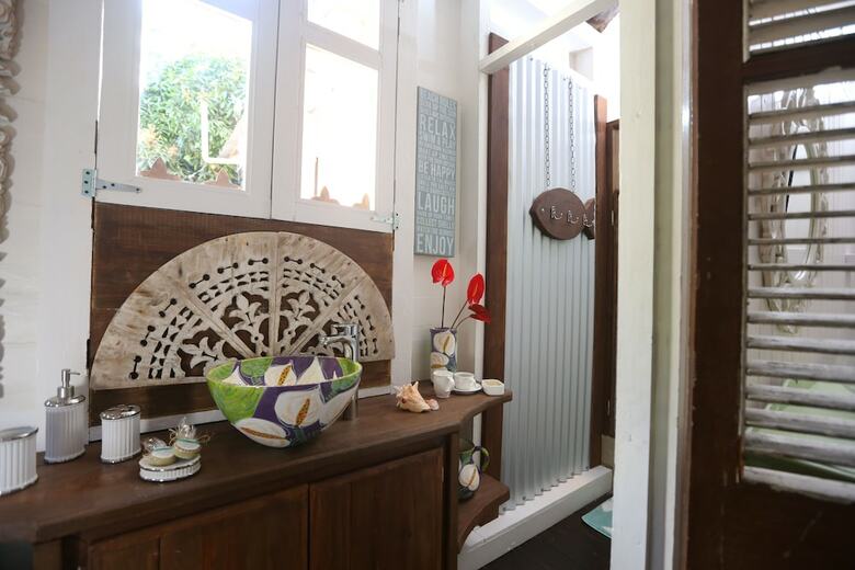 Bed & Breakfast Pink Plantation House