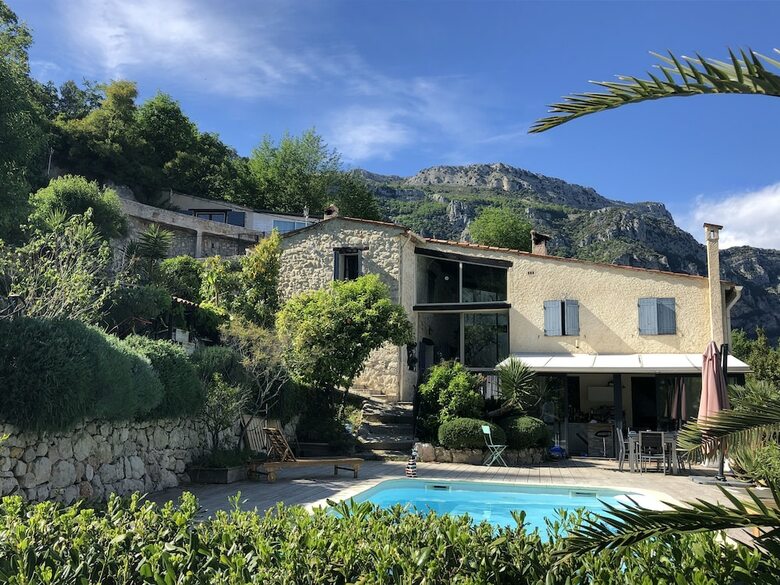 G�te Les Deux Roches