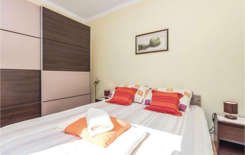 Two-bedroom Apartment In Zlobin