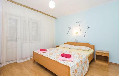 Two-bedroom Apartment In Supetarska Draga