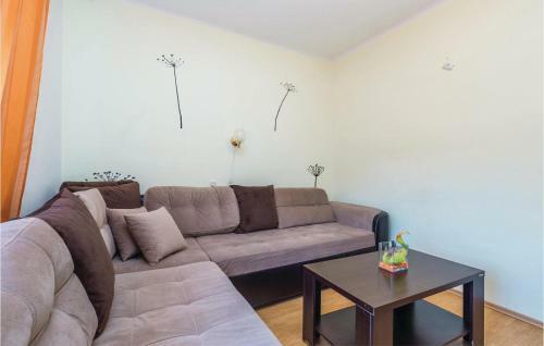 Two-bedroom Apartment In Supetarska Draga