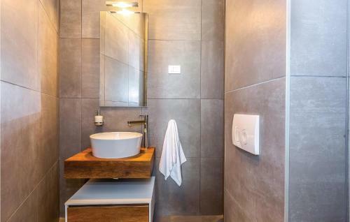 Four-bedroom Holiday Home In Veprinac