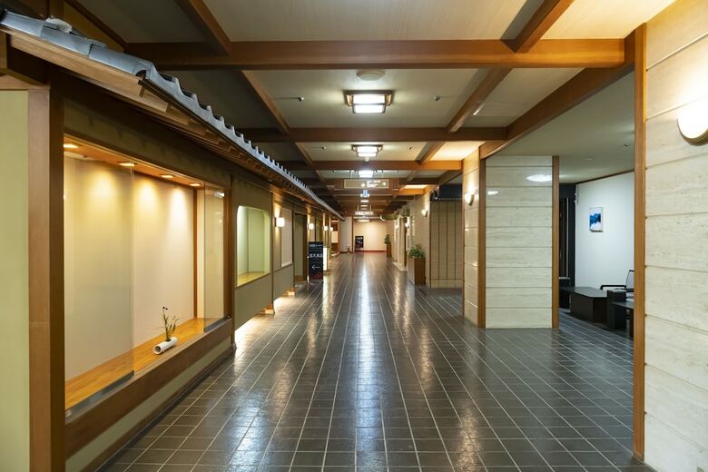 Yamanaka Spa Hanatsubaki
