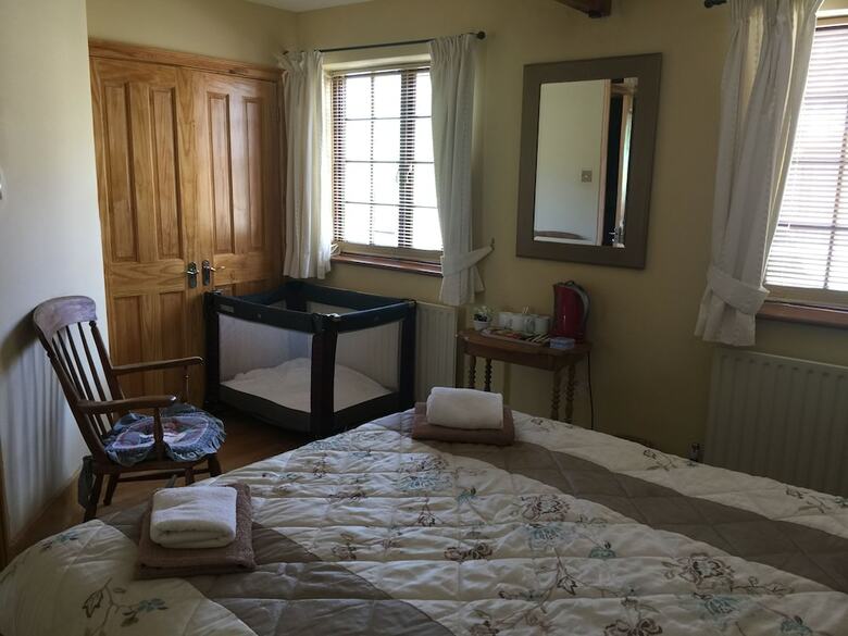 Bed & Breakfast Belhuish Farmhouse