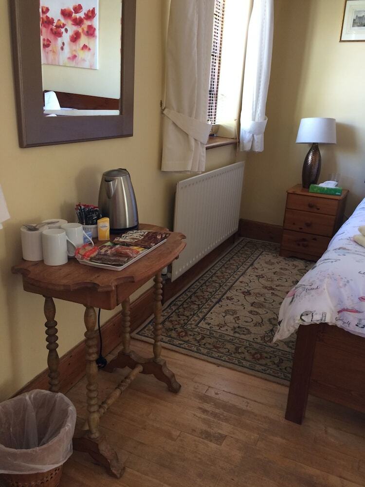 Bed & Breakfast Belhuish Farmhouse
