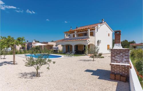 Four-bedroom Holiday Home In Vodice