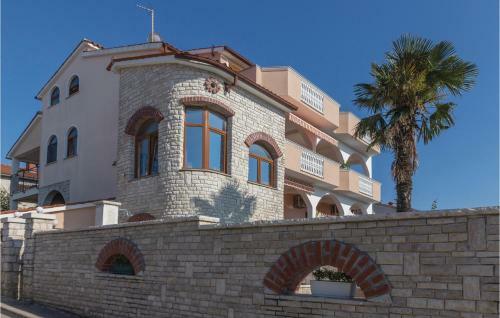 Two-bedroom Apartment In Pula