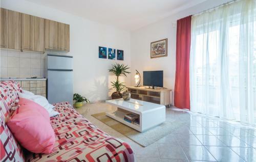 Two-bedroom Apartment In Pula
