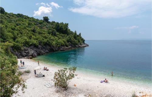 Four-bedroom Holiday Home In Kneze