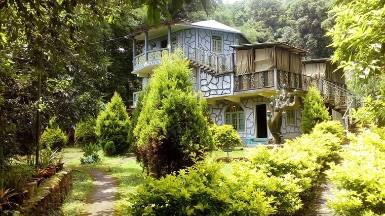 Hotel Dhardo Retreat & Resort