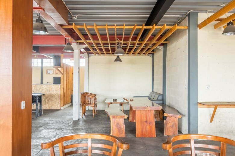 Hostal Oyo 1360 Bumi Makhraja
