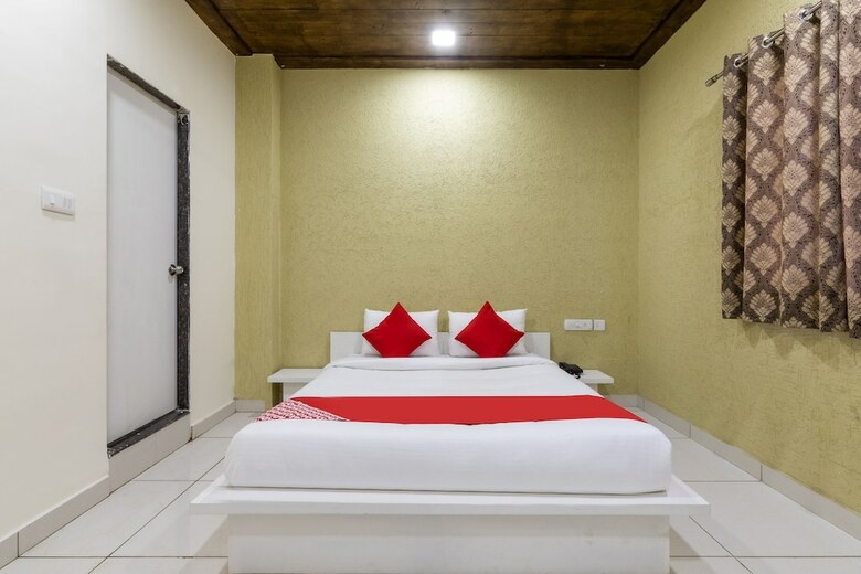 Hotel Oyo 27653 Savoy Suites