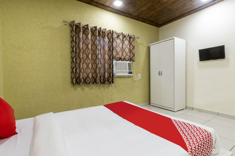 Hotel Oyo 27653 Savoy Suites
