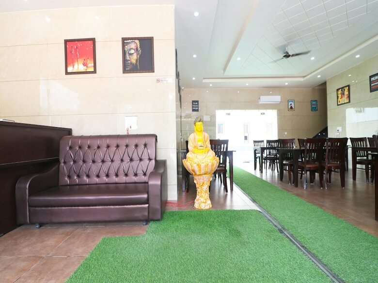 Hotel Oyo 44370 Vaikunth Resort