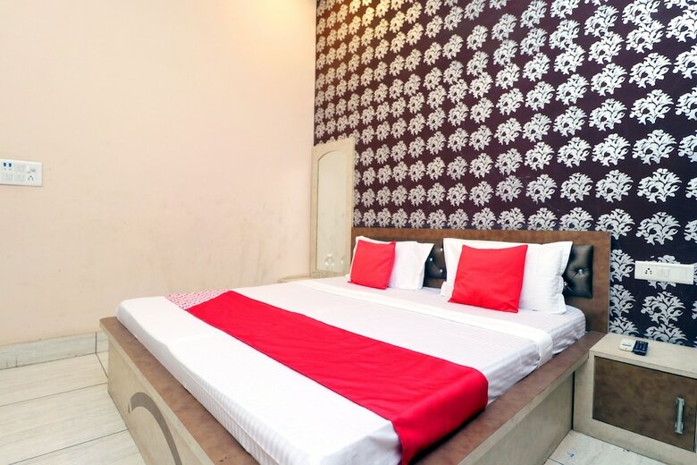 Oyo 43293 Hotel Pushp Vatika