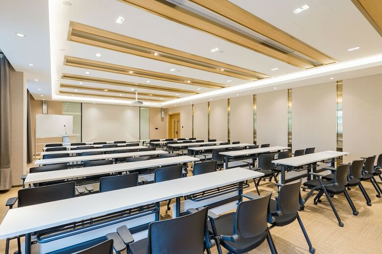 Atour Hotel City Hall Linyi
