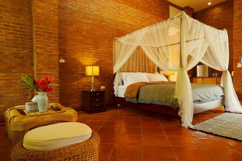 Hotel Chayana Resort