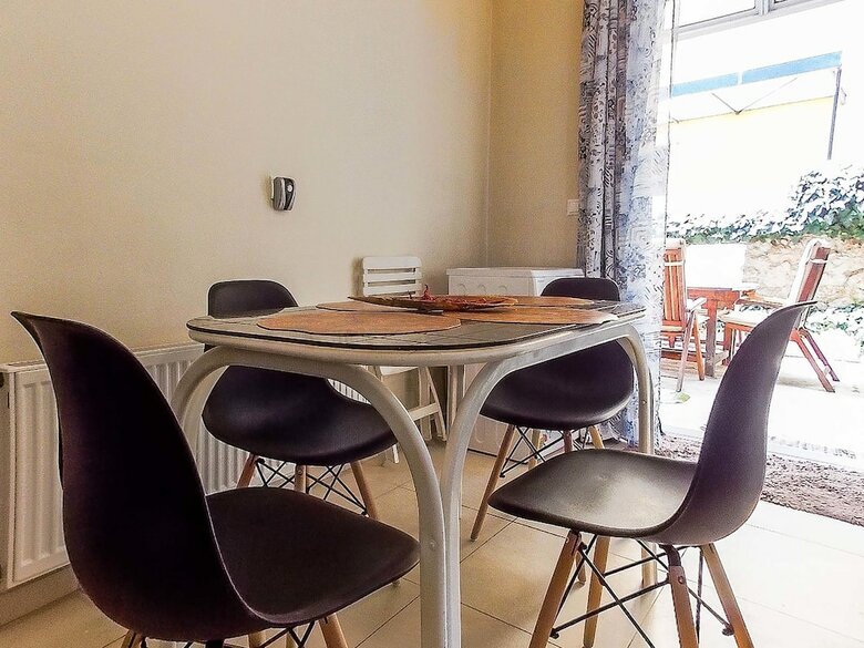 Nea Filadelfia Spacious Apartment With Garden