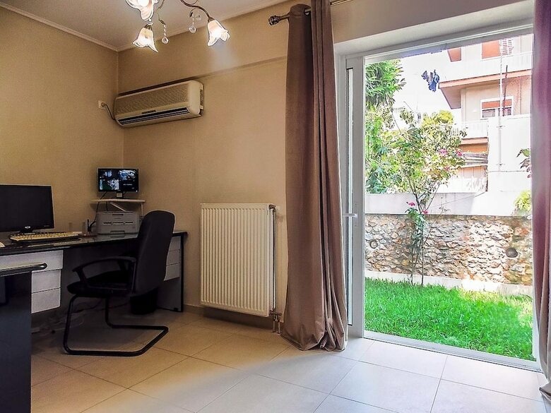 Nea Filadelfia Spacious Apartment With Garden