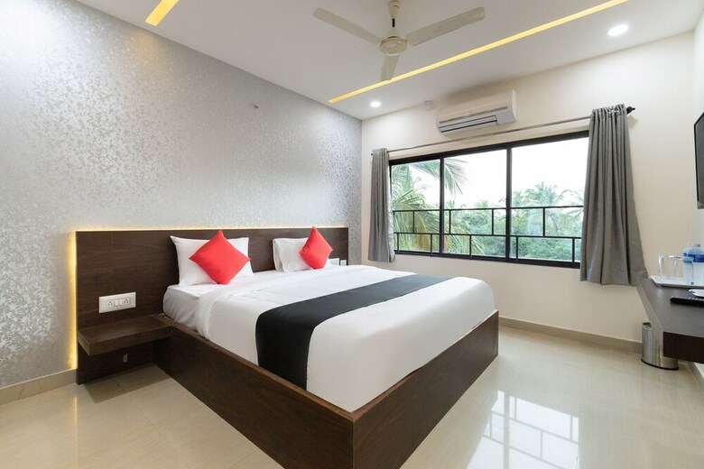Capital O 41866 Hotel Metro Palace