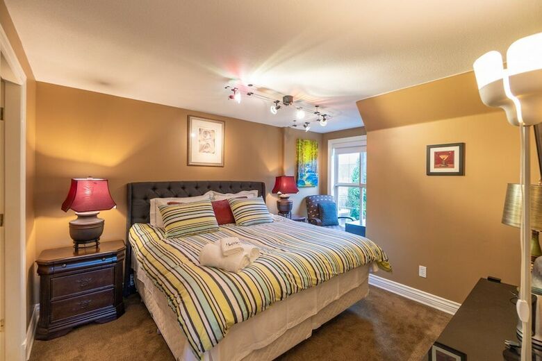 Cedar Manor Bed And Breakfast