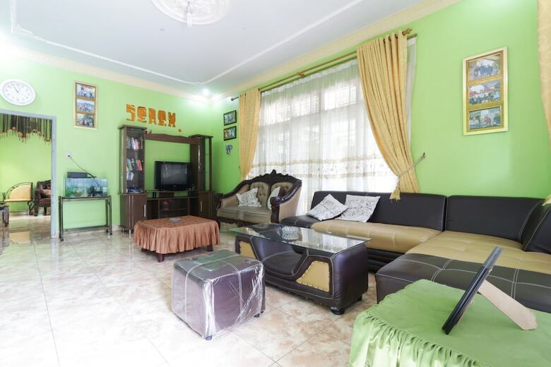 Hotel Waroeng Transit & Depary Homestay