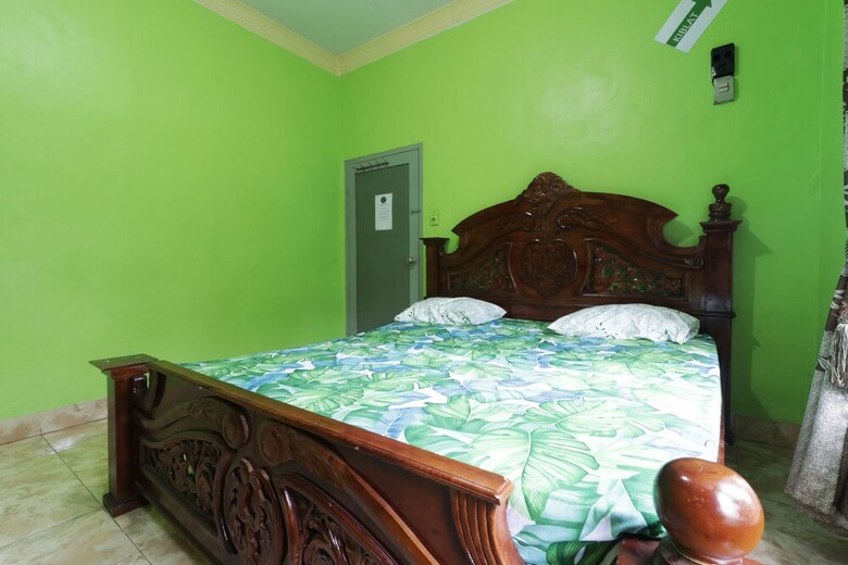 Hotel Waroeng Transit & Depary Homestay