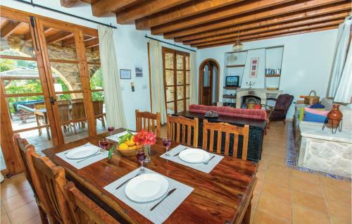 Three-bedroom Holiday Home In Miliou Paphos