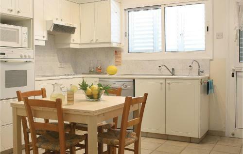 Two-bedroom Holiday Home In Miliou Paphos